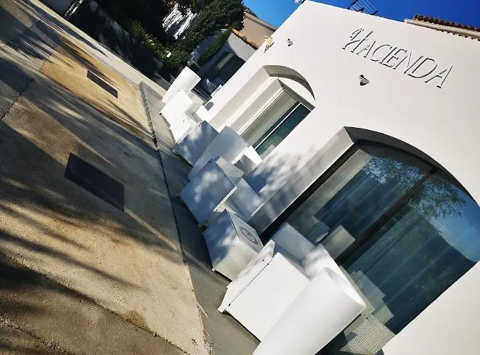 招待所 Hacienda La Demeure 圣弗洛朗