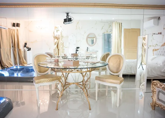 Hacienda La Demeure 招待所 4*