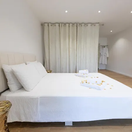 Hacienda La Demeure 招待所 4*